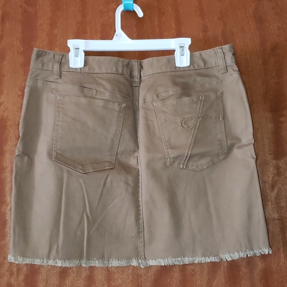 Worn once! Awesome Tan Jean Skirt - Picture 4 of 4